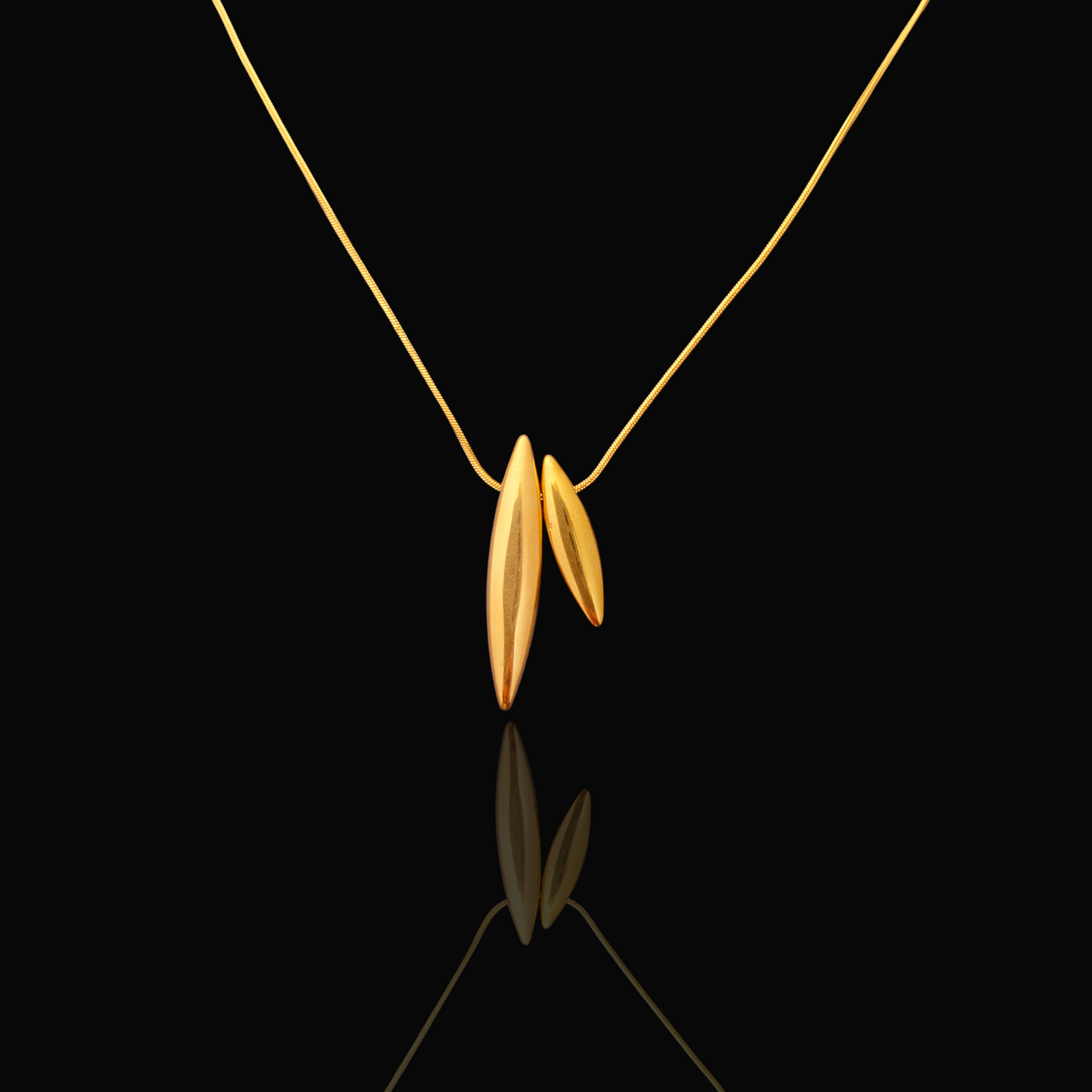 Elora Dual Leaf Pendant – Elegant Gold Shine
