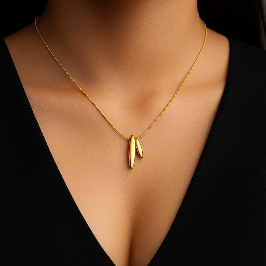 Elora Dual Leaf Pendant – Elegant Gold Shine