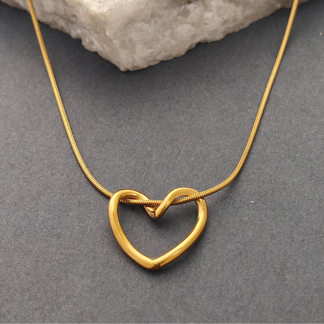 Eternal Bond Heart Pendant – A Touch of Forever 💛