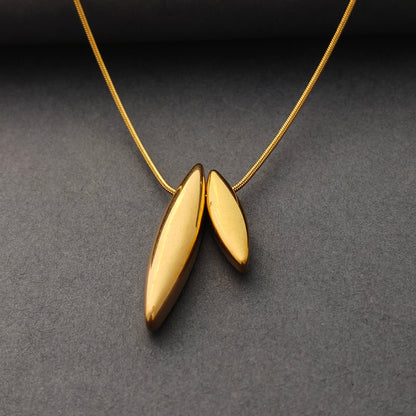 Elora Dual Leaf Pendant – Elegant Gold Shine