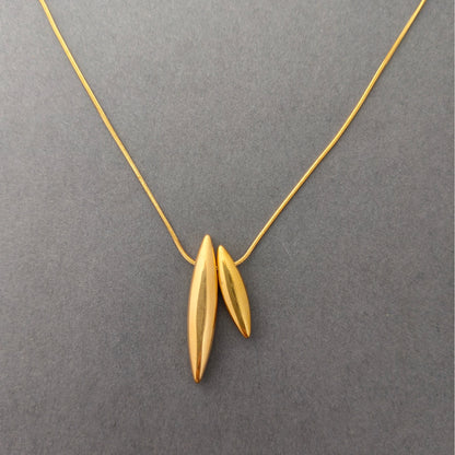 Elora Dual Leaf Pendant – Elegant Gold Shine